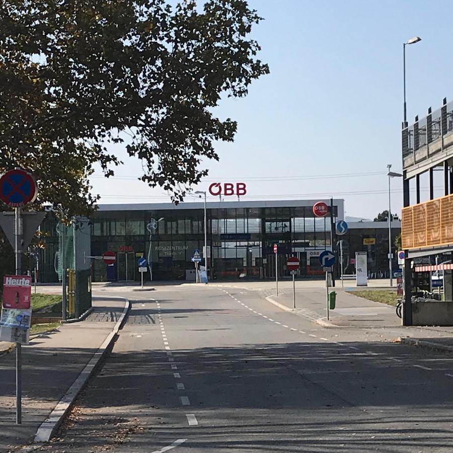 Lg Tiny Lejlighed Korneuburg Eksteriør billede
